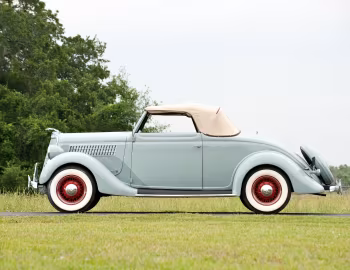 1935 Ford V8 Deluxe Cabriolet