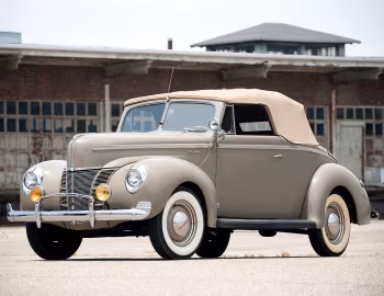 1940 Ford V8 Deluxe Convertible Coupe (01A-66)