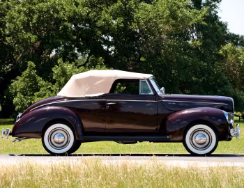 1940 Ford V8 Deluxe Convertible Coupe (01A-66)