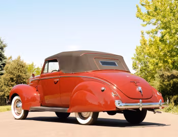 1940 Ford V8 Deluxe Convertible Coupe (01A-66)