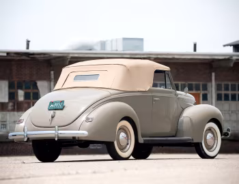 1940 Ford V8 Deluxe Convertible Coupe (01A-66)