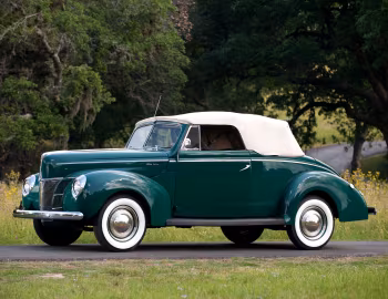 1940 Ford V8 Deluxe Convertible Coupe (01A-66)