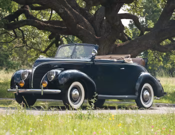 1938 Ford V8 Deluxe Convertible Coupe (81A-760A)