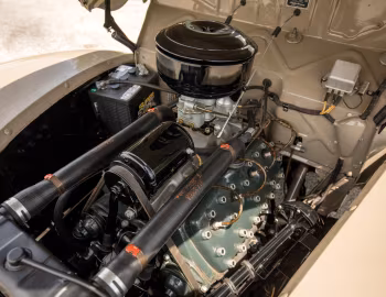 Bajo el capó 1939 Ford V8 Deluxe Convertible Coupe (91A-76)