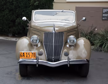 1936 Ford V8 Deluxe Convertible Sedan (68-740)