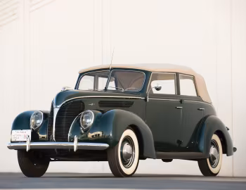1938 Ford V8 Deluxe Convertible Sedan (81A-740)