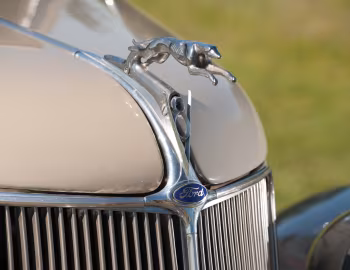Mascotte 1936 Ford V8 Deluxe Convertible Sedan (68-740)