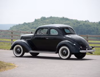 1937 Ford V8 Deluxe Coupe (78-770B)