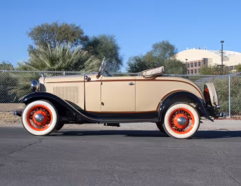 1932 Ford V8 Deluxe Roadster (18-40)