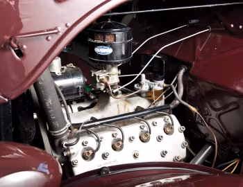 Sous la capuche 1935 Ford V8 Deluxe Roadster (#18-1553255)