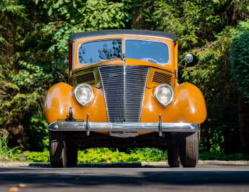 1937 Ford V8 Deluxe Station Wagon (78-790)