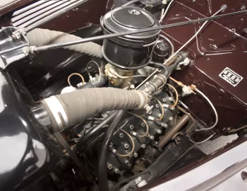 Bajo el capó 1938 Ford V8 Deluxe Station Wagon (81A-790)