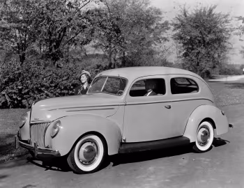 1939 Ford V8 Deluxe Tudor Sedan (91A-70B)