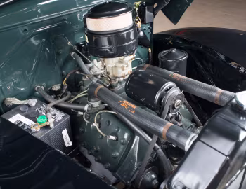 Bajo el capó 1940 Ford V8 Pickup Truck (01C/02C-83)