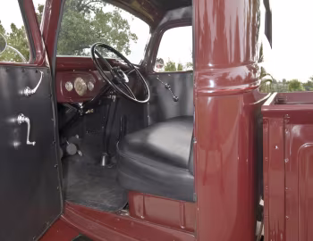 Interior 1935 Ford V8 Model 50 Pickup (830)