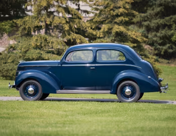 1938 Ford V8 Standard Tudor Sedan (81A-700C)