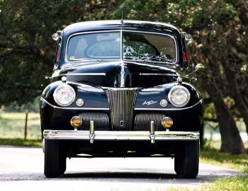 1941 Ford V8 Super Deluxe 5-window Coupe (11A-77B)