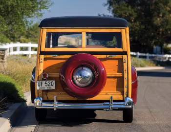 1942 Ford V8 Super Deluxe Station Wagon (21A-79B)
