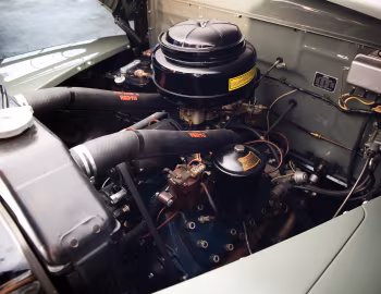 Bajo el capó 1948 Ford V8 Super Deluxe Station Wagon (89A-79B)