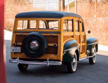 1947 Ford V8 Super Deluxe Station Wagon (79B)