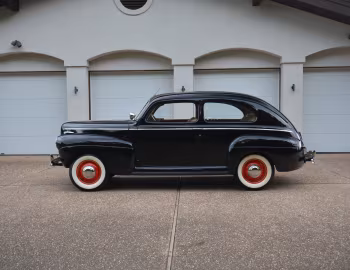 1941 Ford V8 Super Deluxe Tudor Sedan (11A-70B)