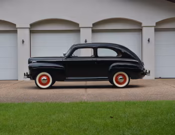 1941 Ford V8 Super Deluxe Tudor Sedan (11A-70B)