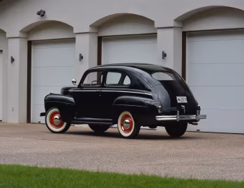 1941 Ford V8 Super Deluxe Tudor Sedan (11A-70B)