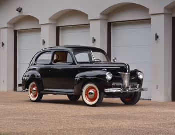 1941 Ford V8 Super Deluxe Tudor Sedan (11A-70B)