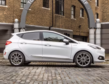 Ford Fiesta Vignale 5-door [UK-spec] '2017–21