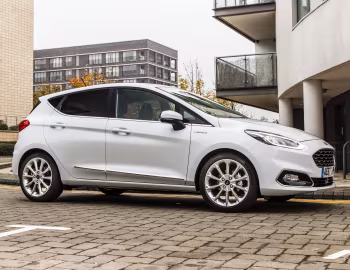 Ford Fiesta Vignale 5-door [UK-spec] '2017–21
