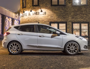 Ford Fiesta Vignale 5-door [UK-spec] '2017–21