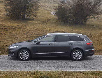 Ford Mondeo Vignale Hybrid Turnier [Worldwide] '2019–22