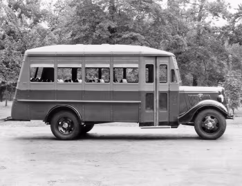 1935 Ford V8 Model 51 Bus by Wayne (5332)