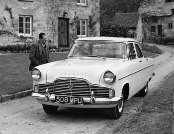 Ford Zephyr Saloon [UK-spec] (206E) '1956–62