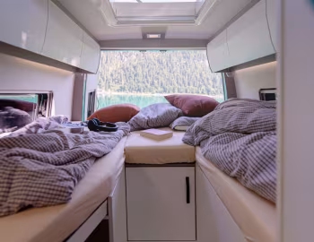 Interior 2020 Frankia Yucon 6.0 '2019–20
