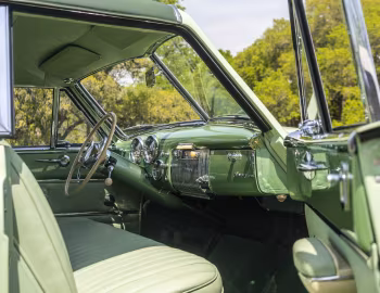 Интерьер 1950 Frazer Manhattan Sedan
