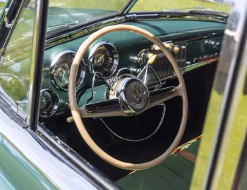 Интерьер 1951 Frazer Manhattan Hardtop Sedan (F5161) '08.1950–51