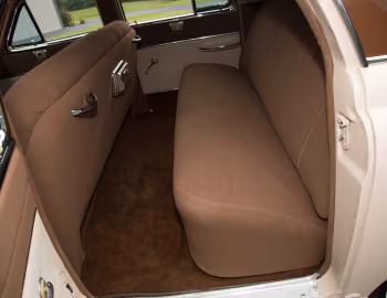 Интерьер 1947 Frazer Manhattan Sedan (F47C 47C5)