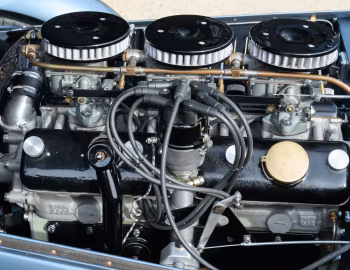 Sous la capuche Frazer Nash Le Mans Replica (421/100/160) '1952