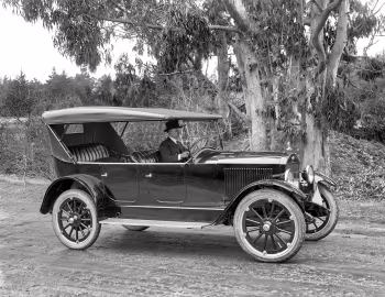 1922 Gardner Four 5-Passenger Touring