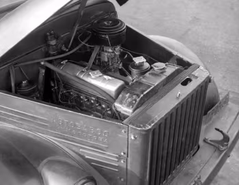Sob o capô ГАЗ-51Ф с кузовом КХА-2-57 '1961