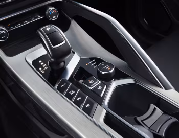 Интерьер Geely Bin Yue PHEV (SX11) '05.2019–12.2021