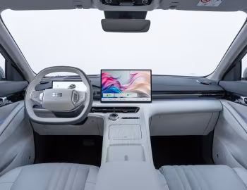 Торпедо Geely E5 [EU-spec] '2026