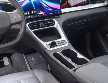 Интерьер Geely EX2 [Latam] '2025–н.в.