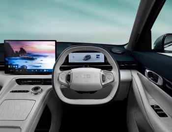 Торпедо Geely EX5 [UK-spec] '2025–н.в.