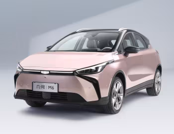 Geely Geometry M6 '2022–pr.