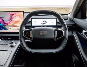 Торпедо Geely Starray EM-i [UK-spec] '2026