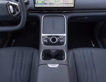 Интерьер Geely Starray EM-i [EU-spec] '2026