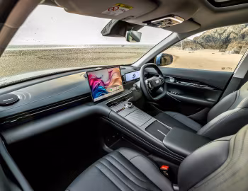 Интерьер Geely Starray EM-i [UK-spec] '2026
