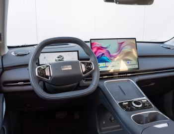 Торпедо Geely Starray EM-i [EU-spec] '2026